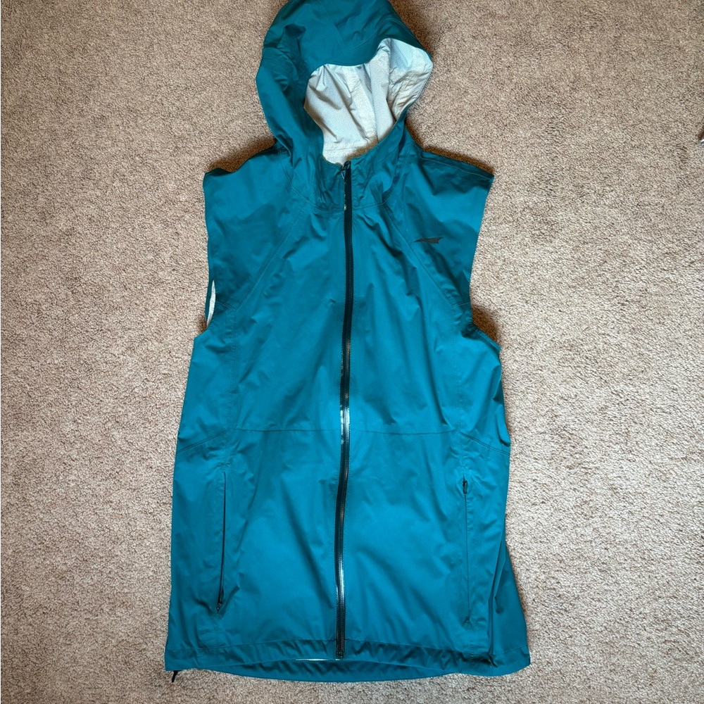 Altra running waterproof hooded packable vest